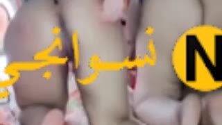 اتنين شرميط عاملين استعراض نار واحلي كسس لاحلي شراميط والديوث بيصورهم