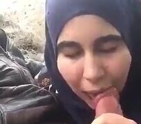 فلاحة بتمص لحبيبها فى الغيط – سكس مصري -Egyptian Porn